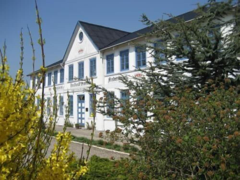 Den Gamle Graensekro Inn Christiansfeld Extérieur photo
