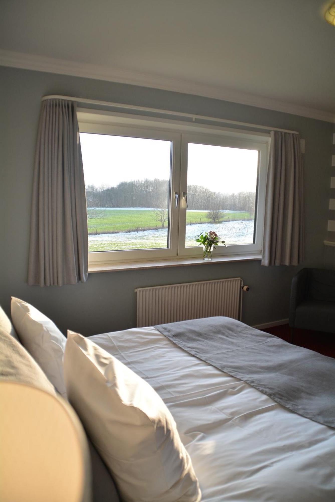 Den Gamle Graensekro Inn Christiansfeld Extérieur photo